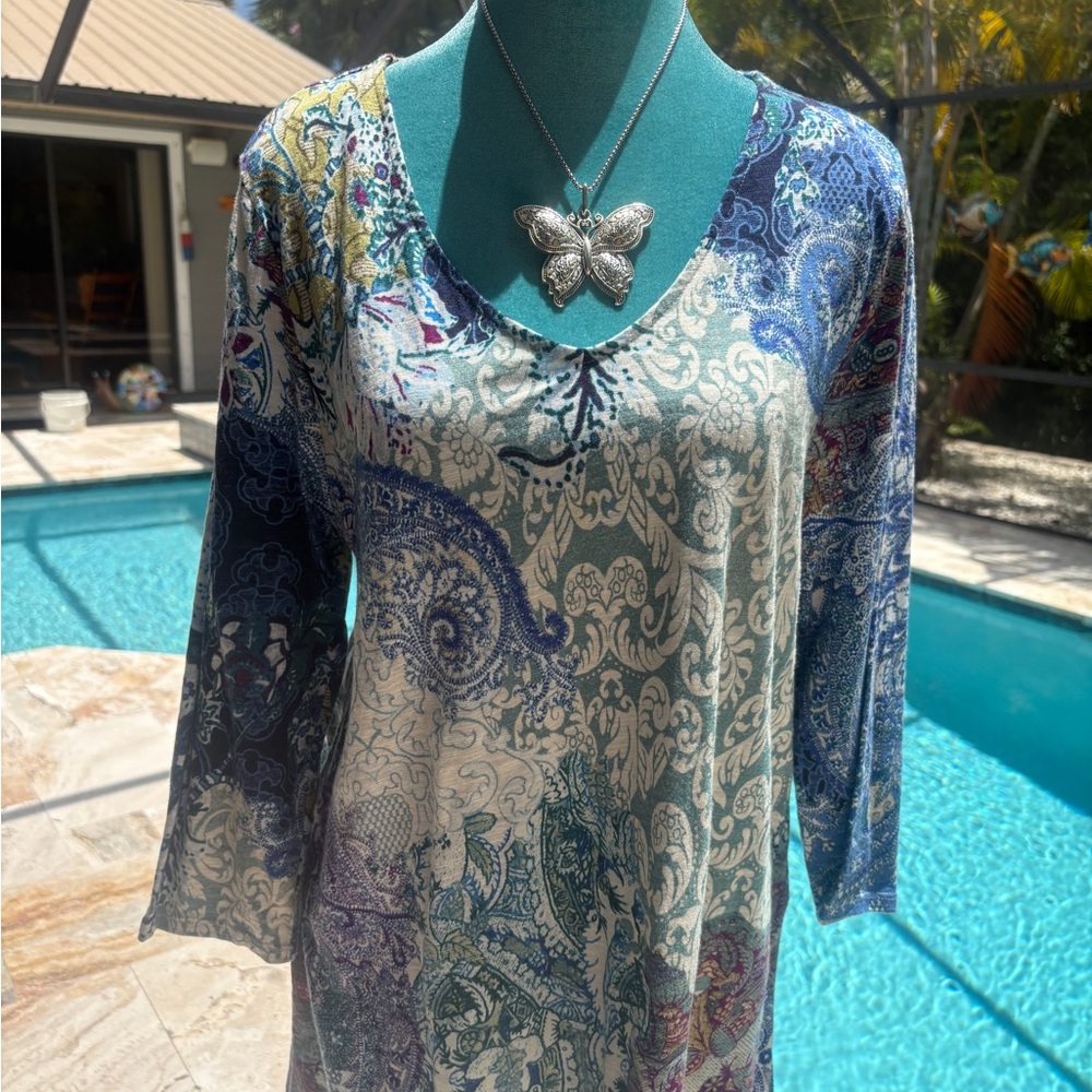 EUC, Chico’s Paisley Print Women's Top - Blue and Cream. Sz. 1 - Picture 1 of 3